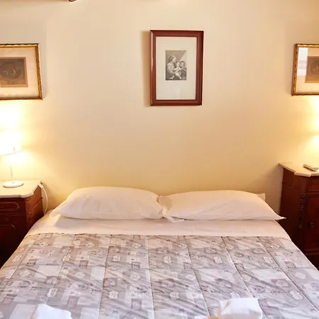 Apartment In Via Ginori In A Historical Palazzo With Elevator *