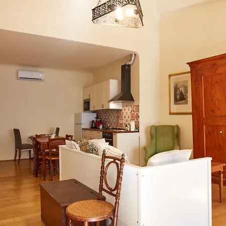In Via Ginori In A Historical Palazzo With Elevator Apartment Florence